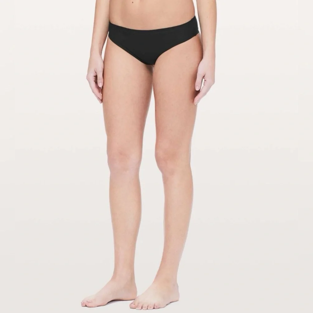 NEW Lululemon Explore the Shore Bottom in Black